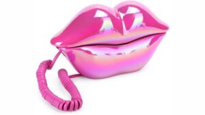 PARANORMALIDADES - IMAGEN - la llamada de la abuela - tienda - los mejores telefonos - teléfono de labios de moda - 08