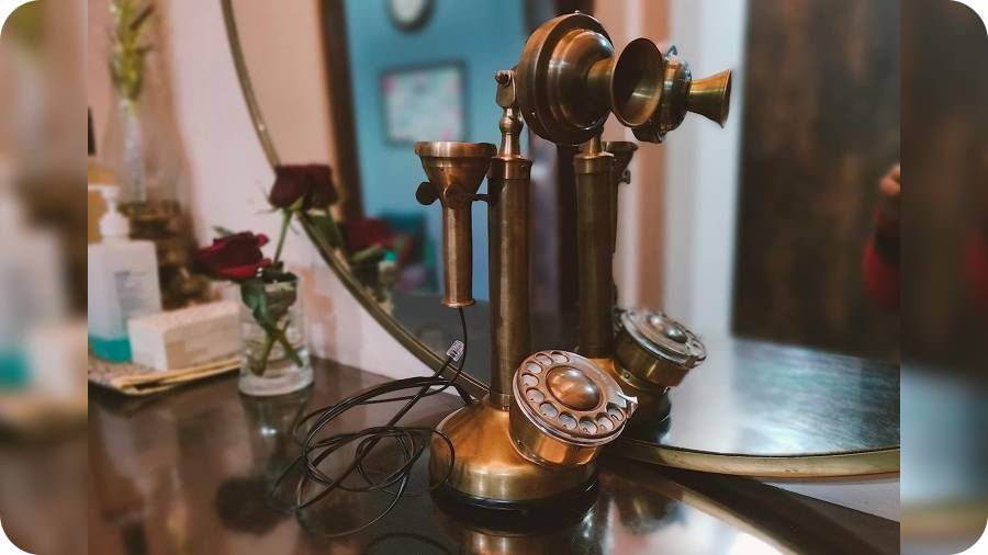 PARANORMALIDADES - IMAGEN - la llamada de la abuela - tienda - los tres mejores telefonos - Teléfonos de candelabro - 09